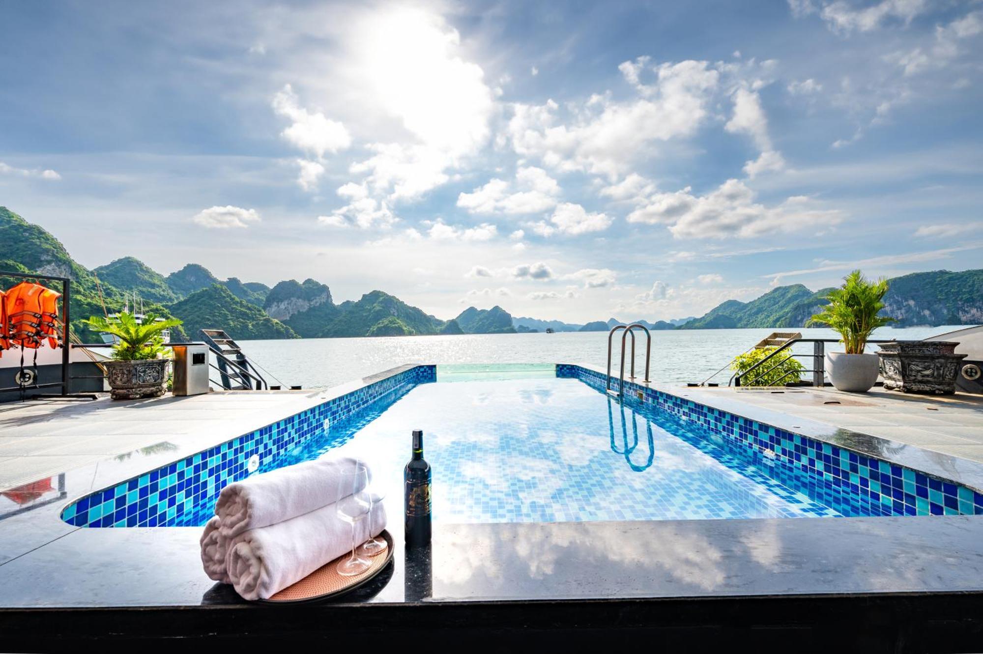 Velar Of The Sea Hotel Ha Long Exterior foto